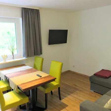 Weiß, Sandra Weiß Apartment