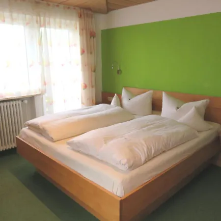 Apartment Weiß, Sandra Weiß