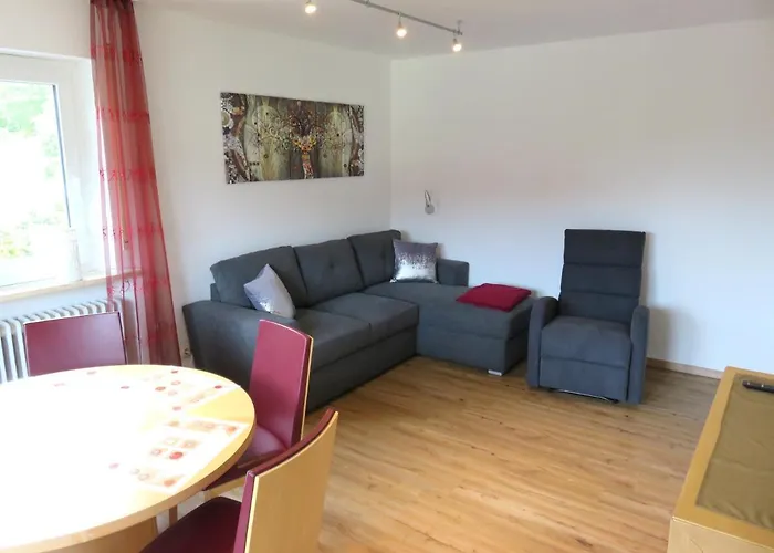 Apartment Weiß, Sandra Weiß *