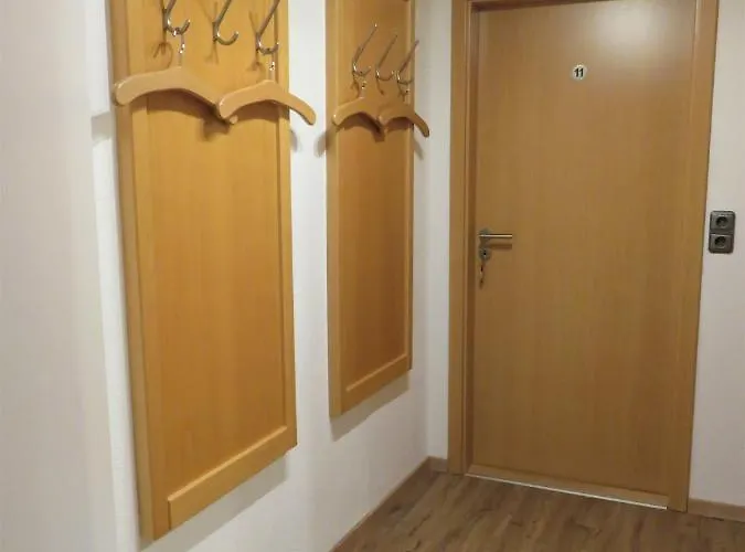 Weiß, Sandra Weiß Apartment